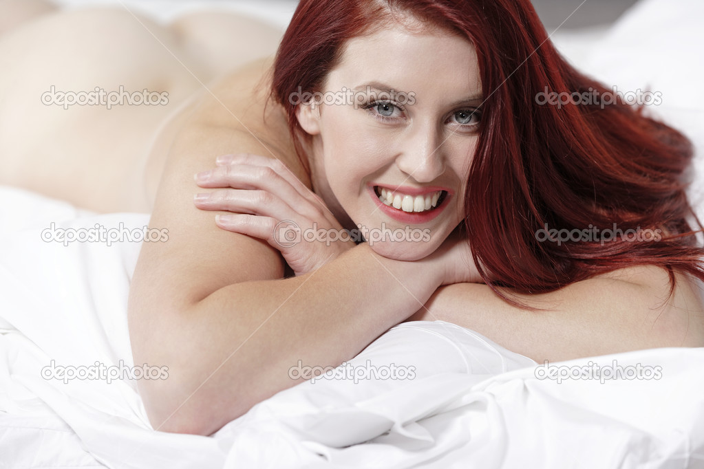Женщина Голый на кровати 